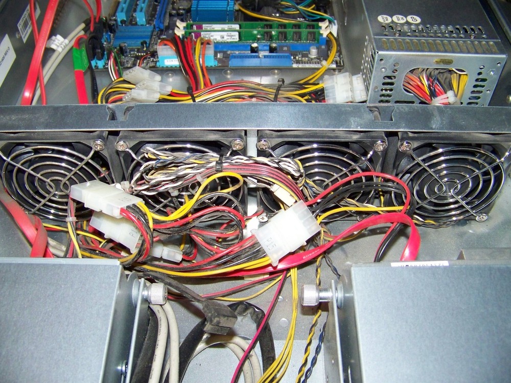 Chenbro RM21600 2U Server Rack Bay + Araid 3500-GP + more
