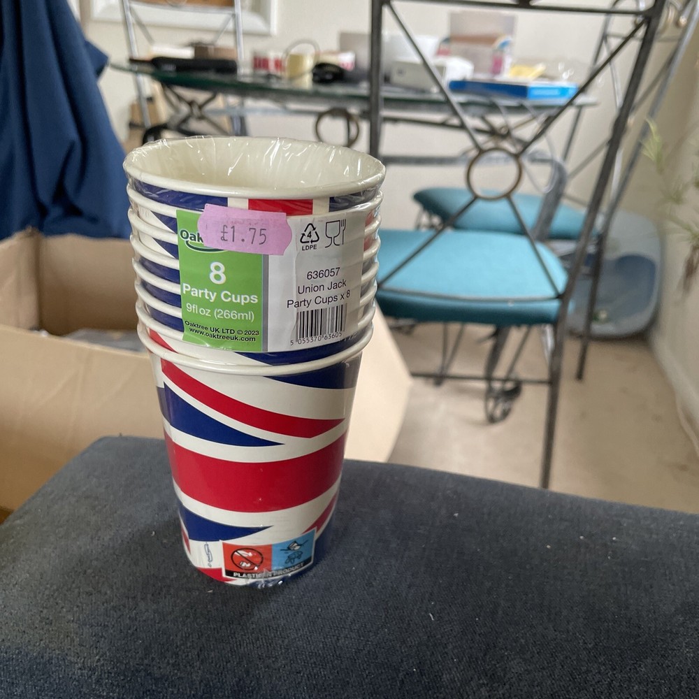 Oaktree Union Jack party cups
