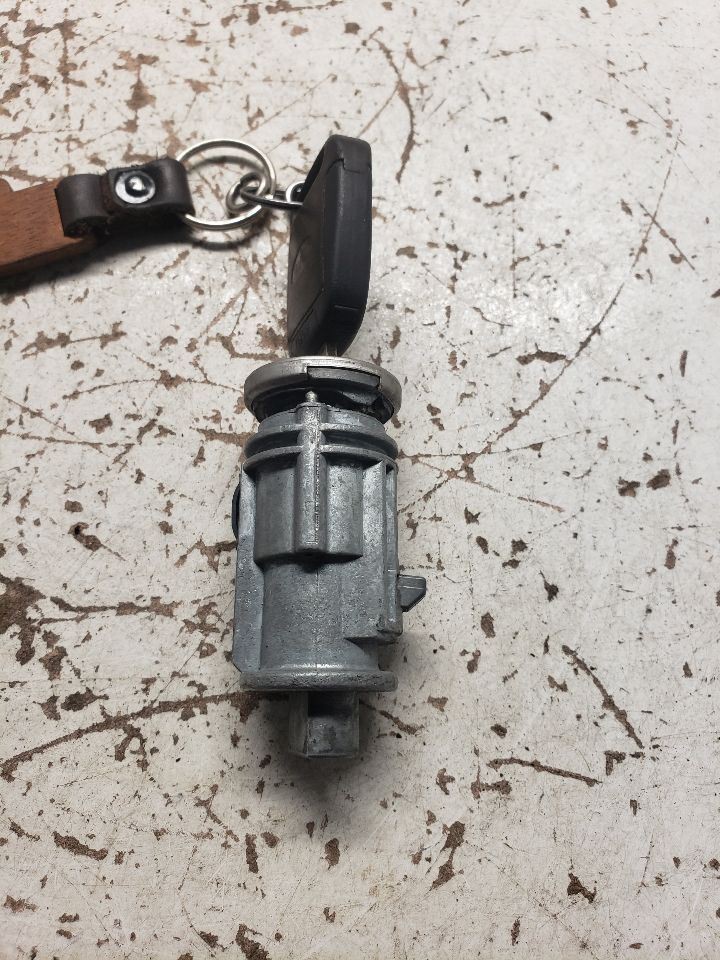 Ignition Switch Fits 2005-2007 LIBERTY OEM