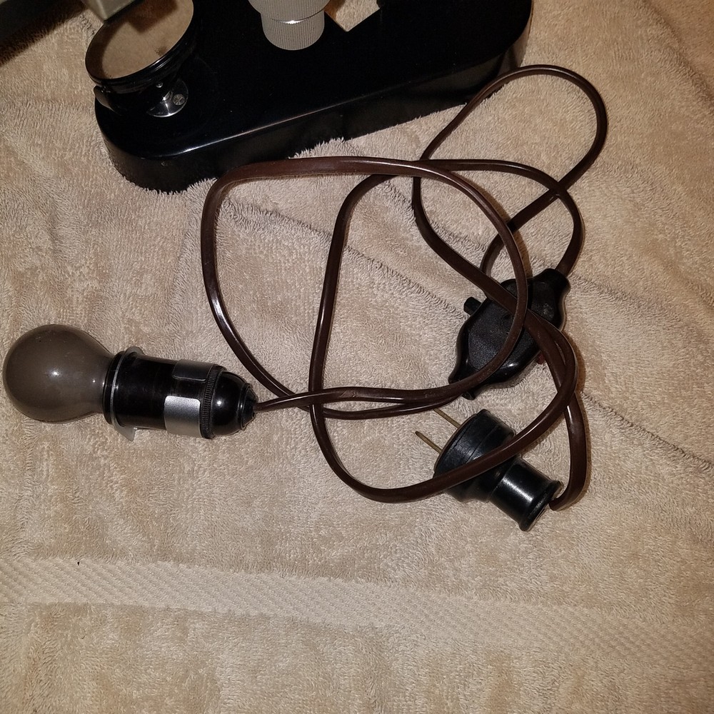 Vintage Ernst E Leitz WETZLAR GmbH Binocular Microscope with case GERMANY TESTED