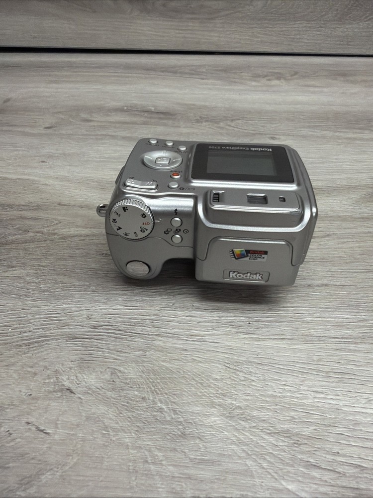 Kodak EasyShare Z700 4mp 5x Optical Zoom Digital Camera Silver Untested