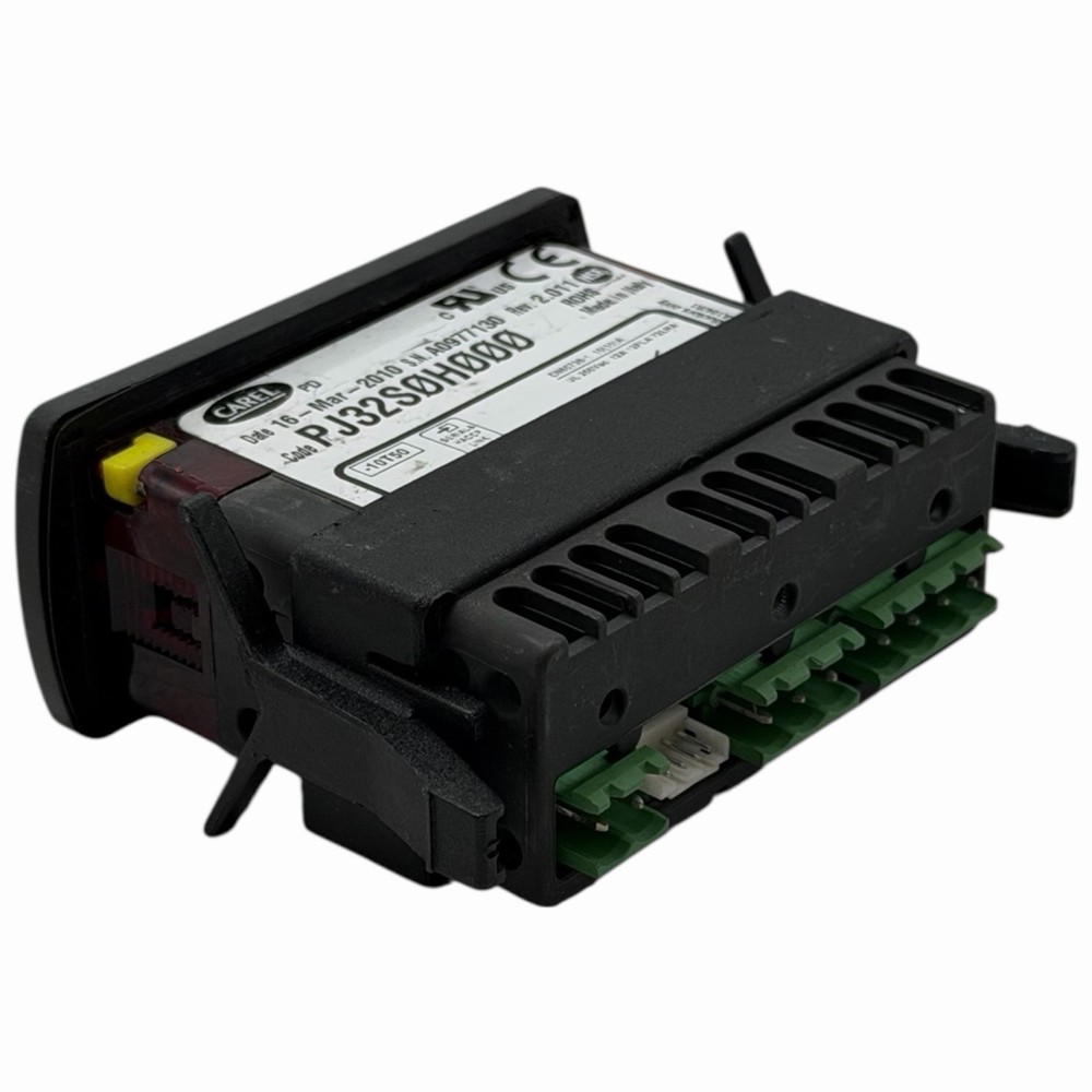 Carel PJ32S0H000 Temperature Controller