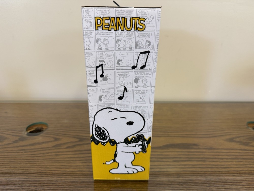 Peanuts Snoopy Bluetooth Karaoke Microphone Wireless Speaker NEW