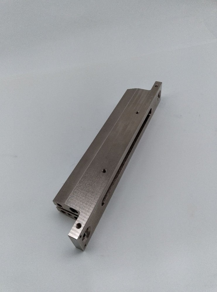 Unknown 24806613 XE Linear Guide / Rack Component