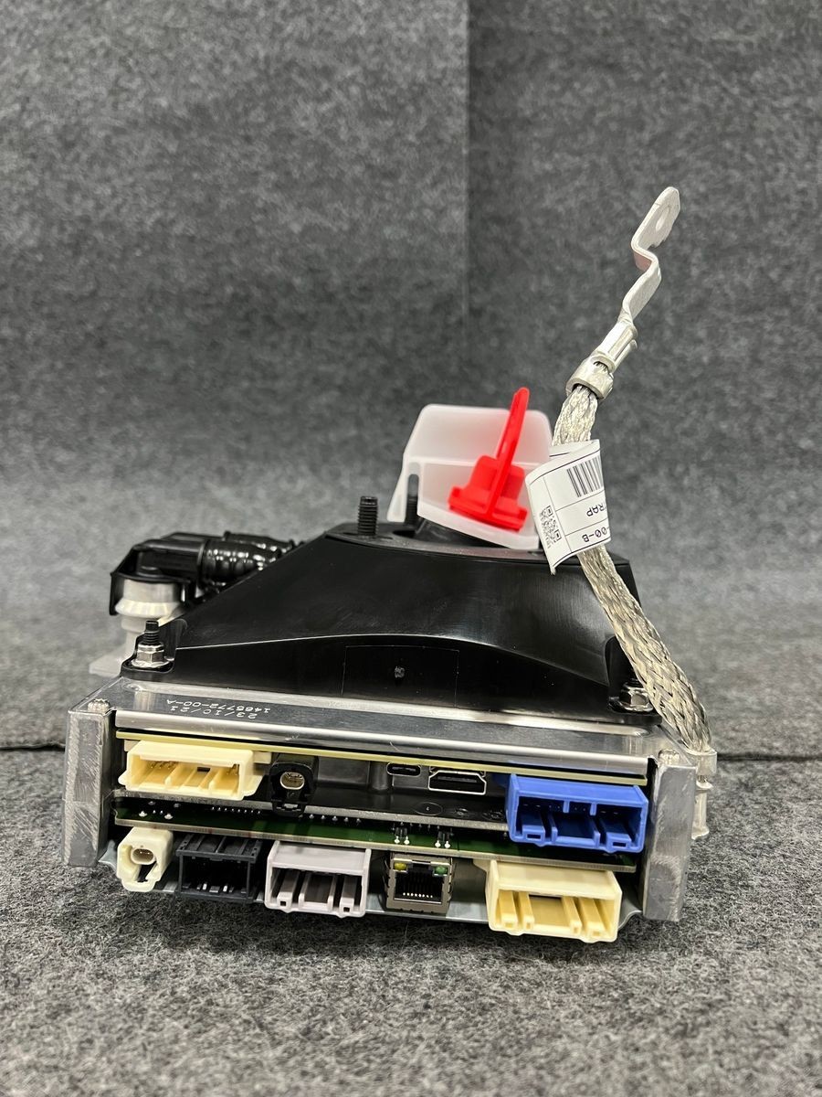 TESLA 1566786-S0-E Media Control Module For 2021-'23 Model 3. No Box*