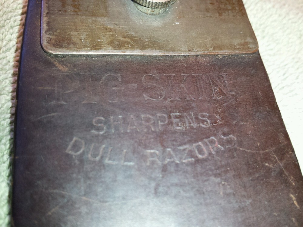 PEERLESS PIGSKIN RAZOR STROP