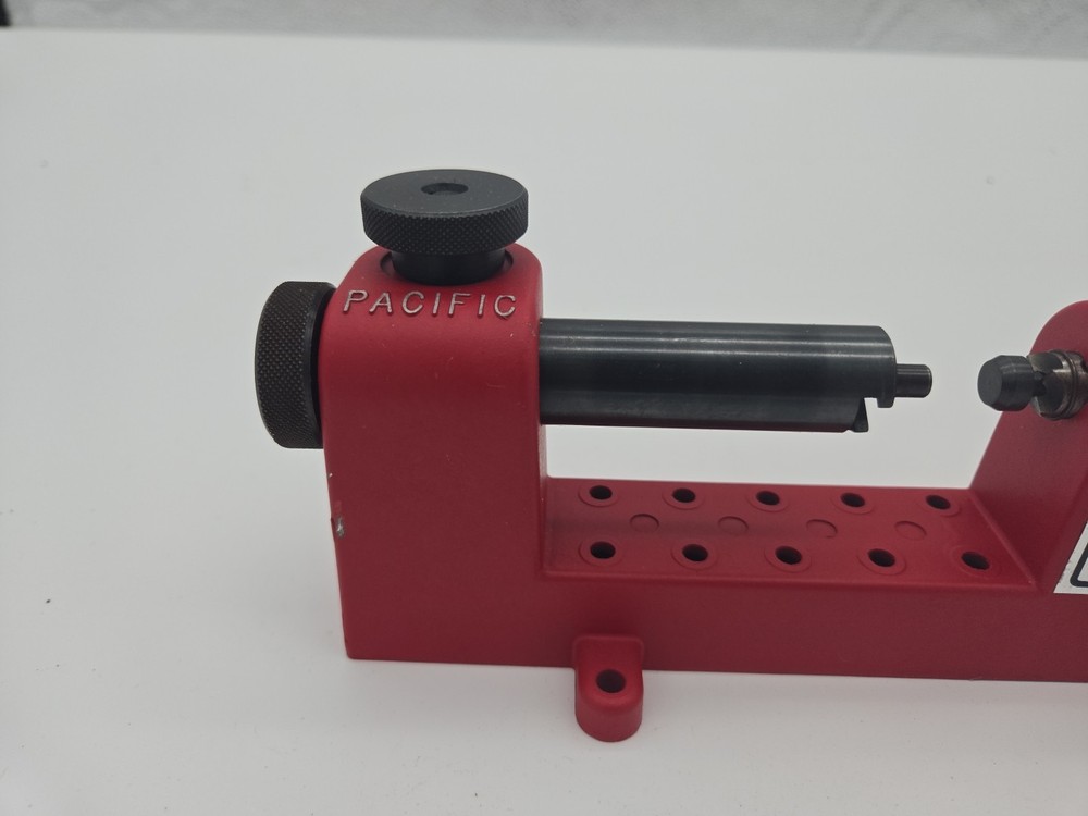 VINTAGE HORNADY PACIFIC RELOADING TOOL DELUXE CASE TRIMMER