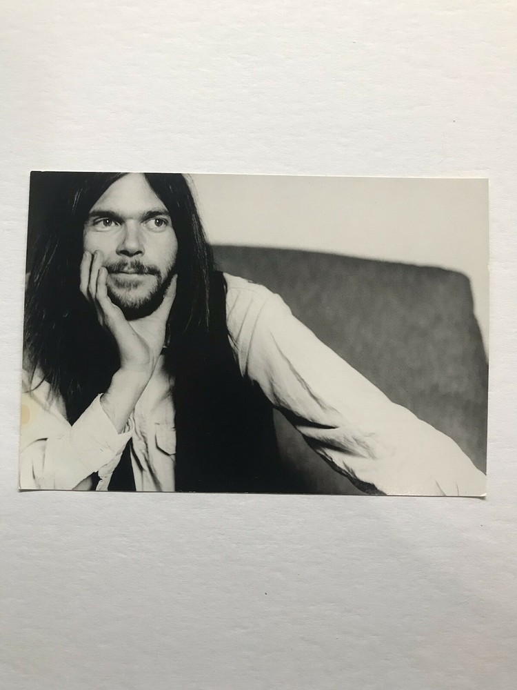 NEIL YOUNG 7x9 professional  photo  credit on back