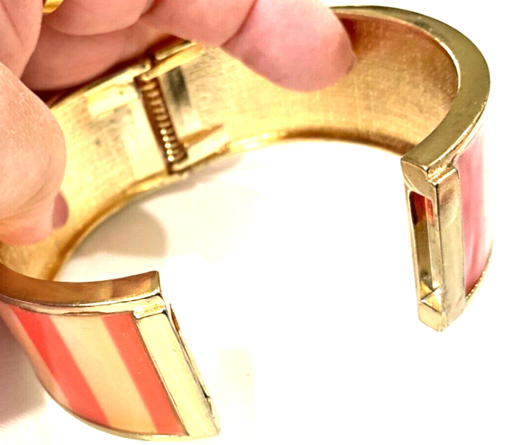 UTRA PINK STRIPED HINGED BANGLE