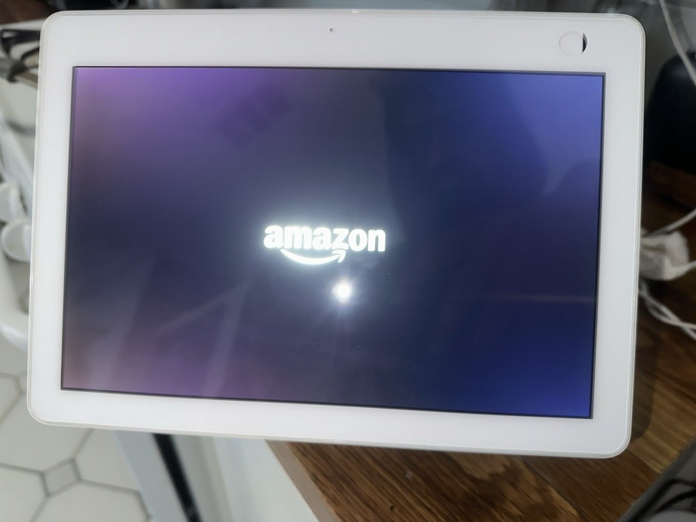 Amazon Echo Show 10 Display Motion Alexa Smart Speaker White T4E4AT