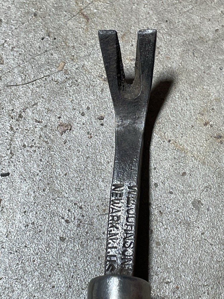 VTG Wm. Johnson Nail, Tack Or Brad Puller