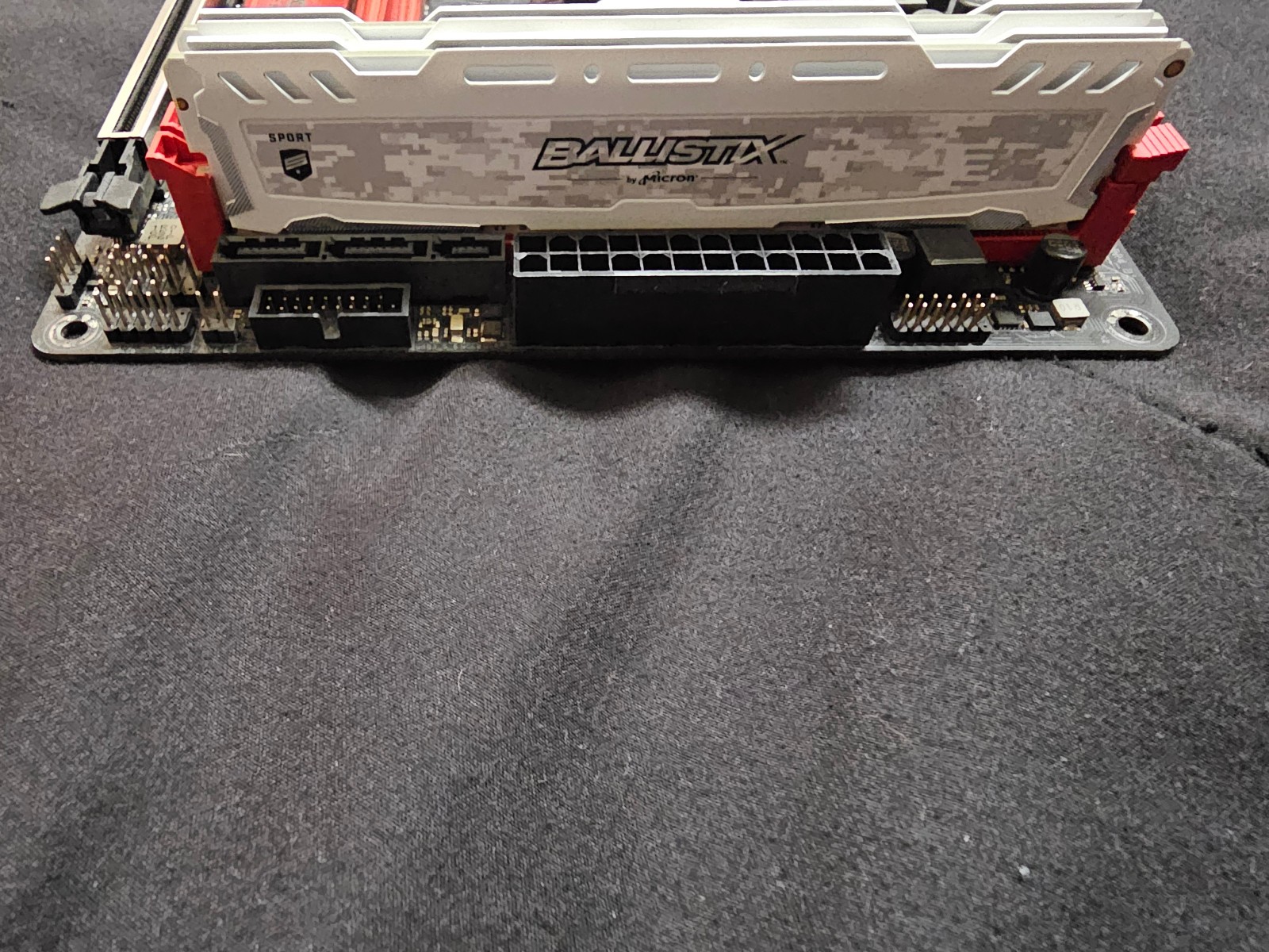 ASRock Fatal1ty Z270 Gaming-ITX Core i7-7700 3.4GHz 32GB DDR4 1TB SSD Windows 11