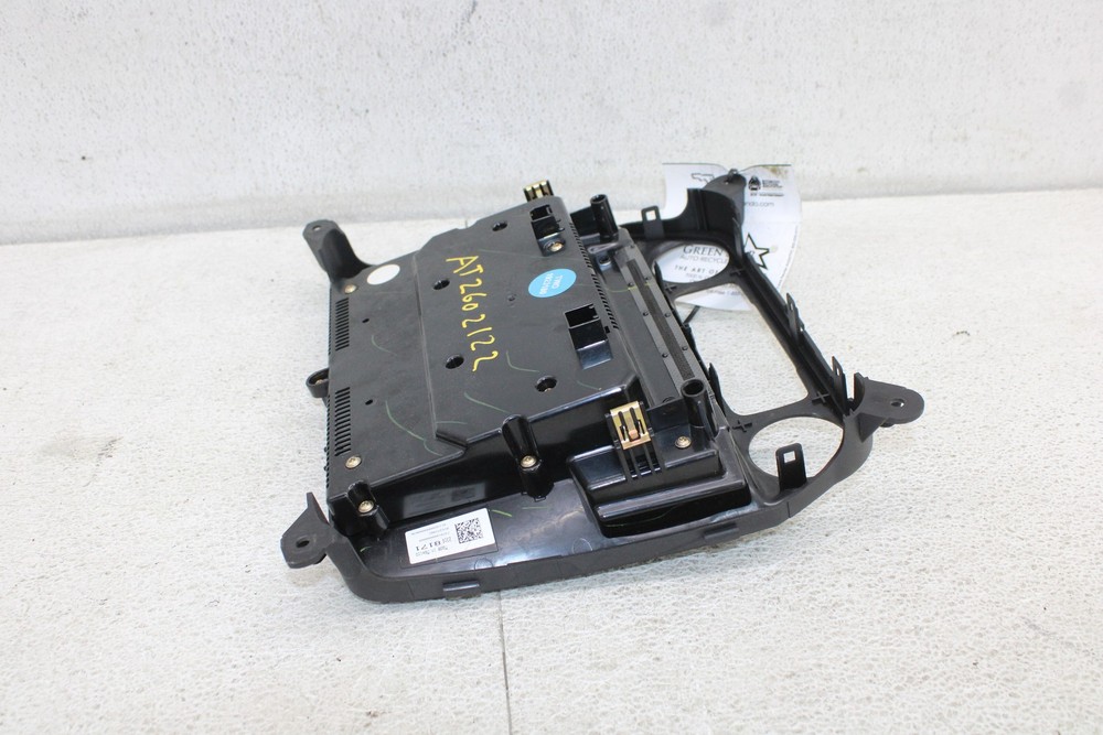 RADIO DASH MOUNTED DISPLAY & CONTROL PANEL 8" SCREEN CHEVY SILVERADO 1500 2014