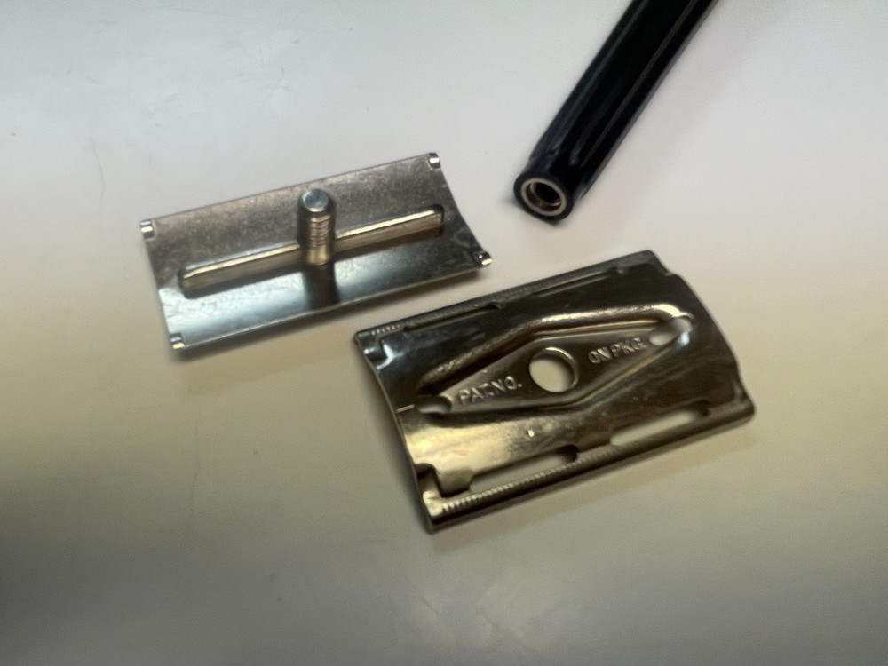Gillette Tech Double Edge Safety Razor w/ Refills