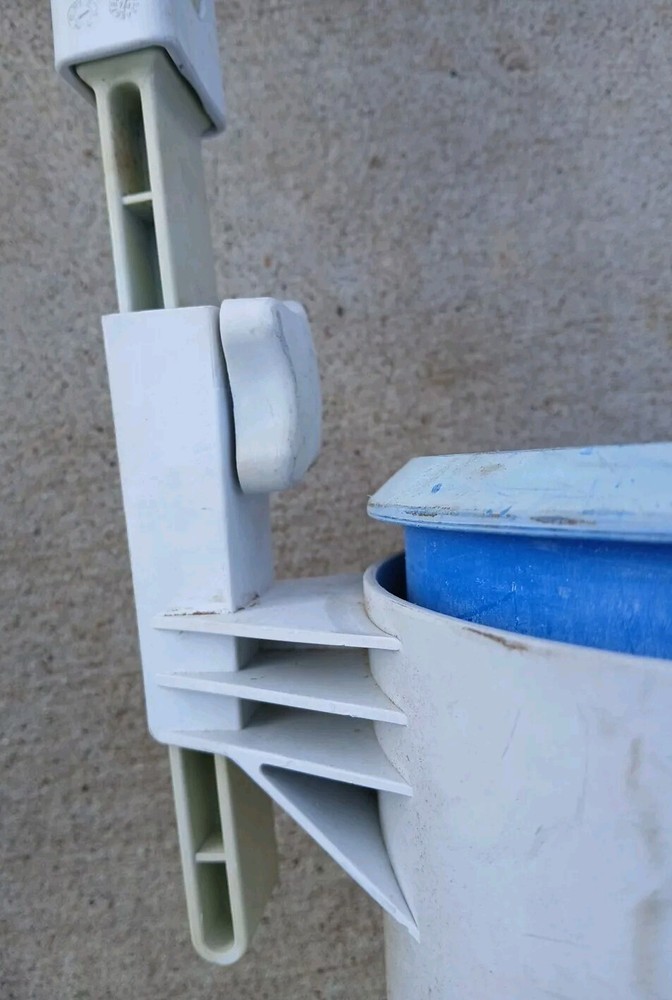 Deluxe Wall Mount Surface Skimmer Basket Pool Cleaner