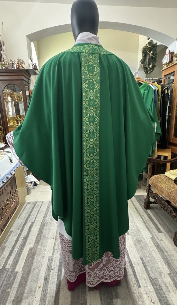 GREEN VESTMENT CHASUBLE & STOLE