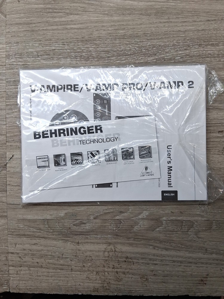 Behringer V-AMP 2 Virtual Guitar Amplifier Effects Processor w/ Footswitch & Bag