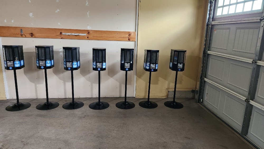 7 Fully Functional black Candy Vending Machines with 6 keys 