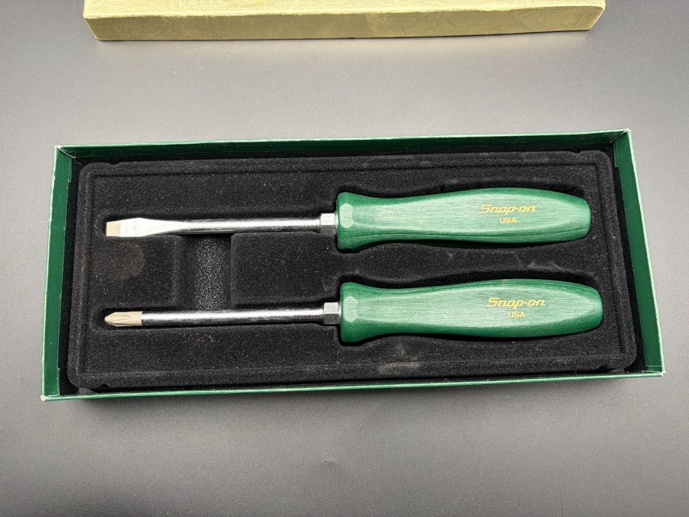 NOS Snap-on Tools 75th Anniversary 2pc Green Screwdriver Set - 1995