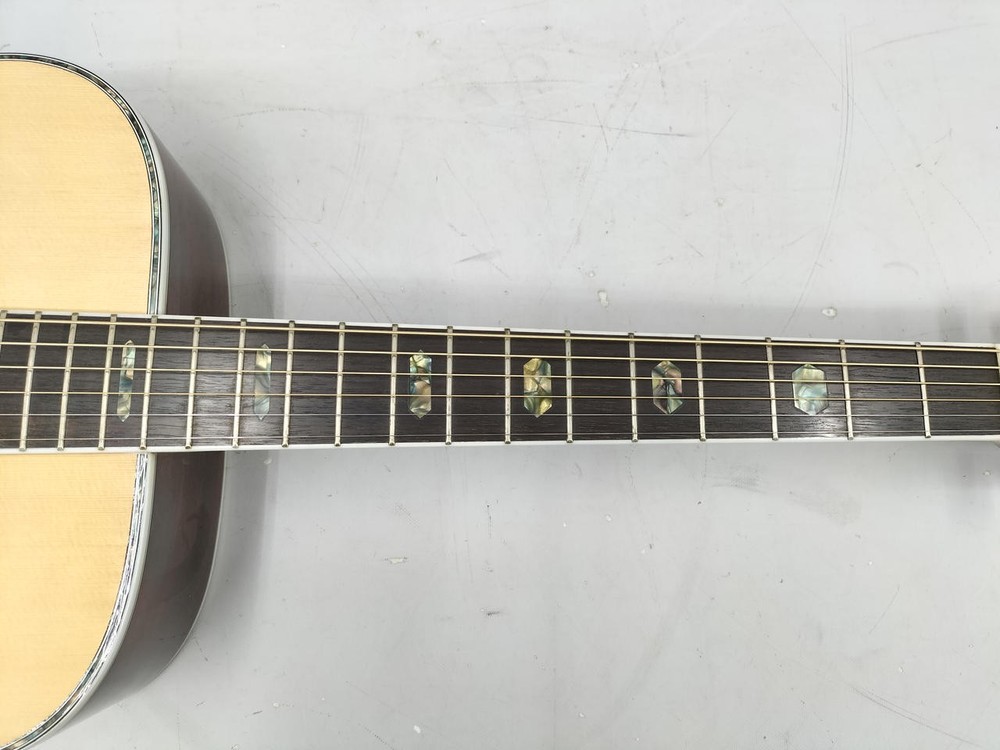 MORRIS Acoustic Guitar W-40