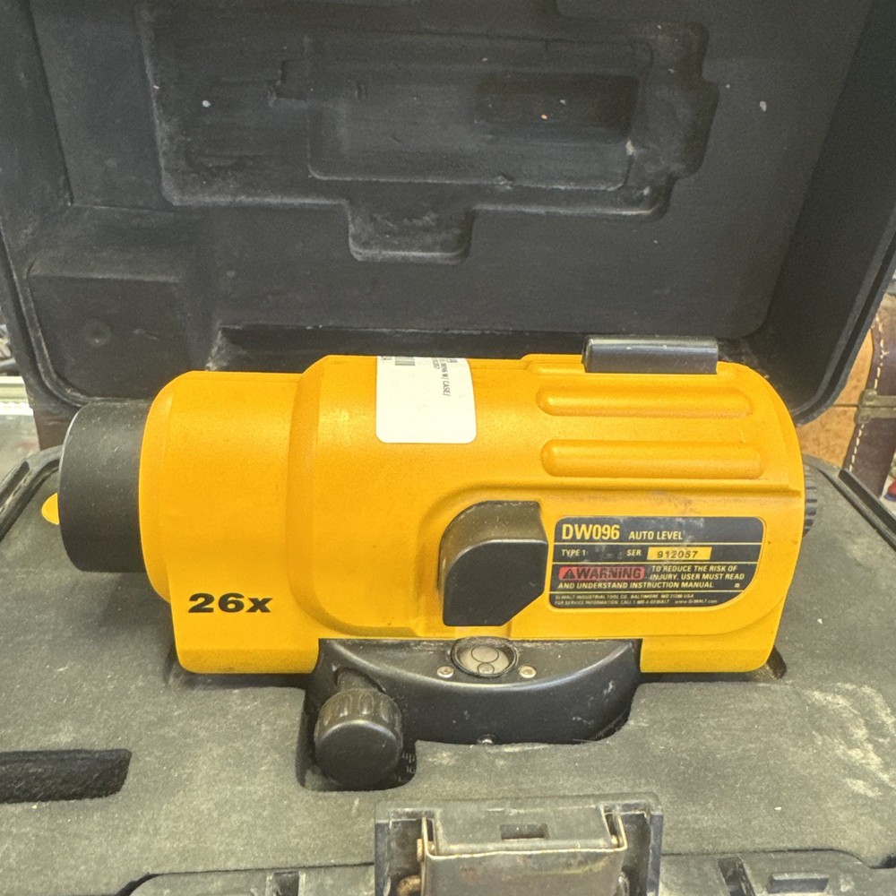 DEWALT DW096 Magnification Automatic Optical Level 26X with Case