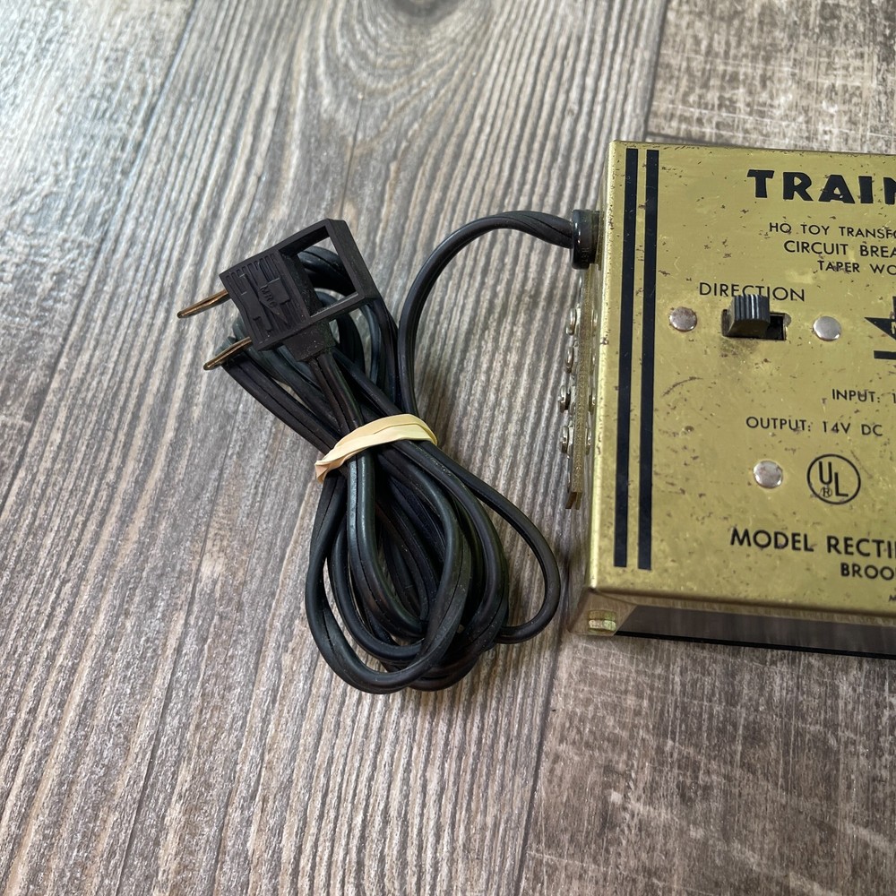 MRC TRAINPACK MODEL 100 FOR HO SCALE TRAINS AS IS NOT WORKING