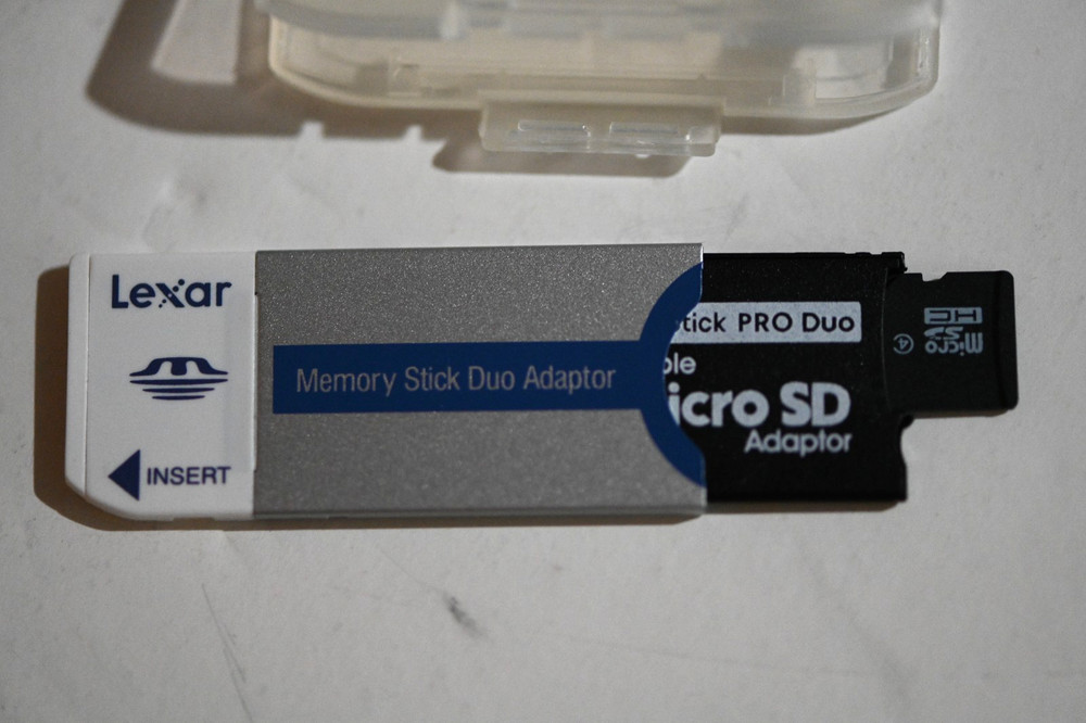 Lexar Memory Stick Duo Adapter + Micro SD Adapter + 8 Gb Micro SDHC Class 4