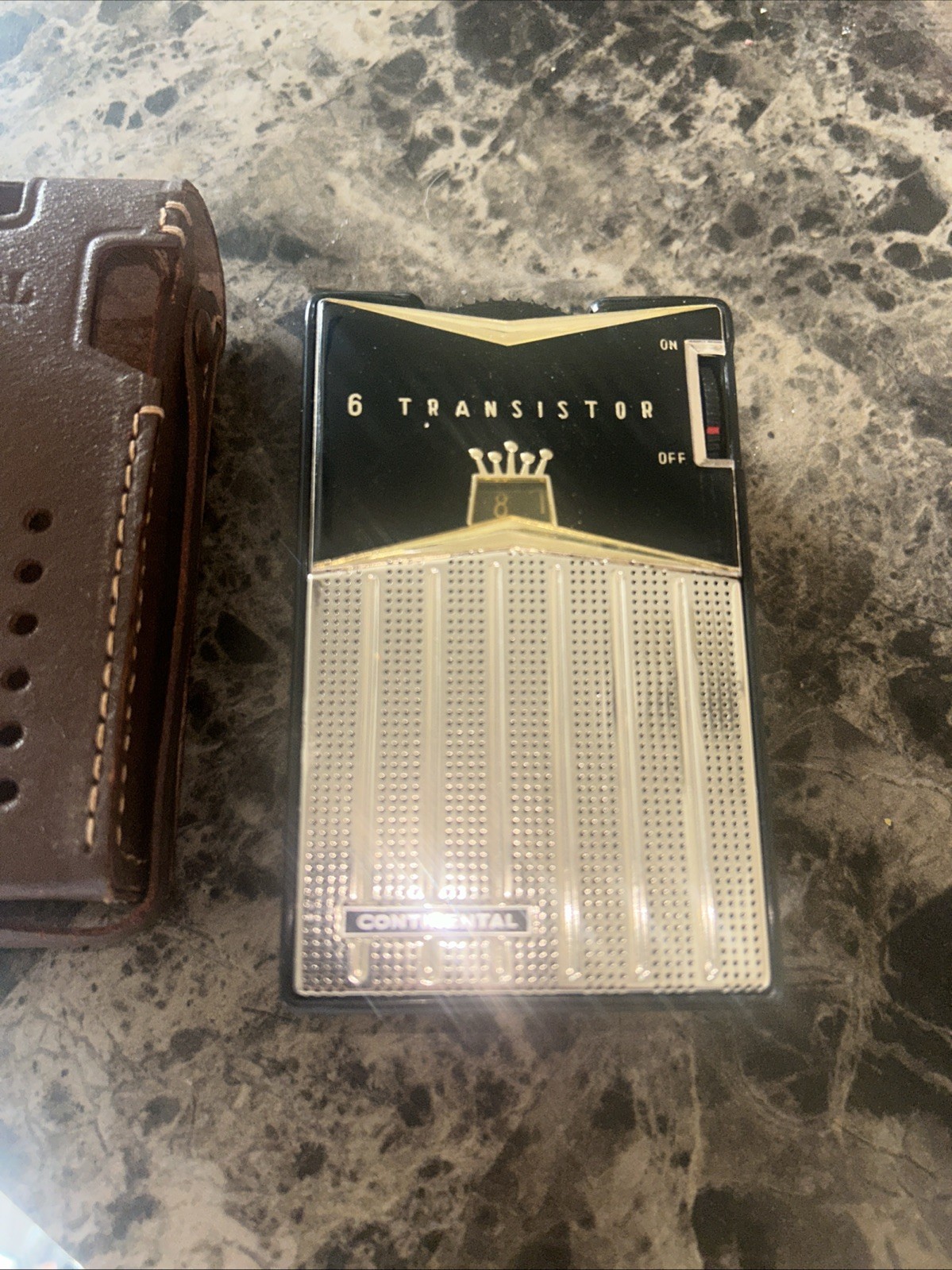 Vintage Continental 6 Transistor Radio Model TR-682 Crack Free (Works)