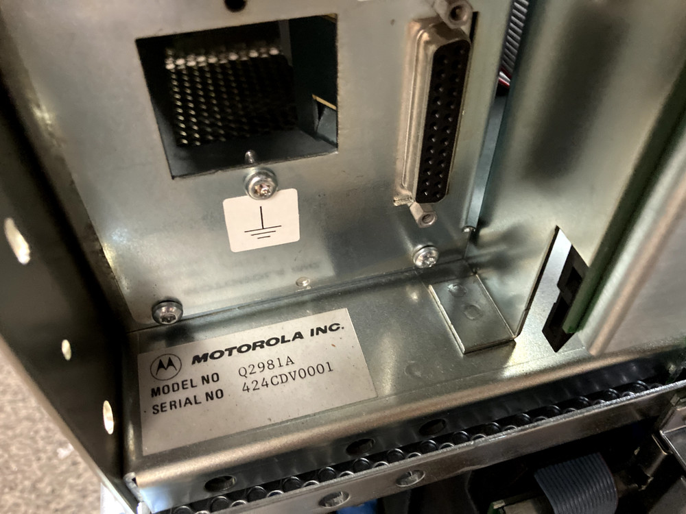 MOTOROLA Q2981A SECURENET DIGITAC COMPARATOR LOADED W/ CARD MODULES