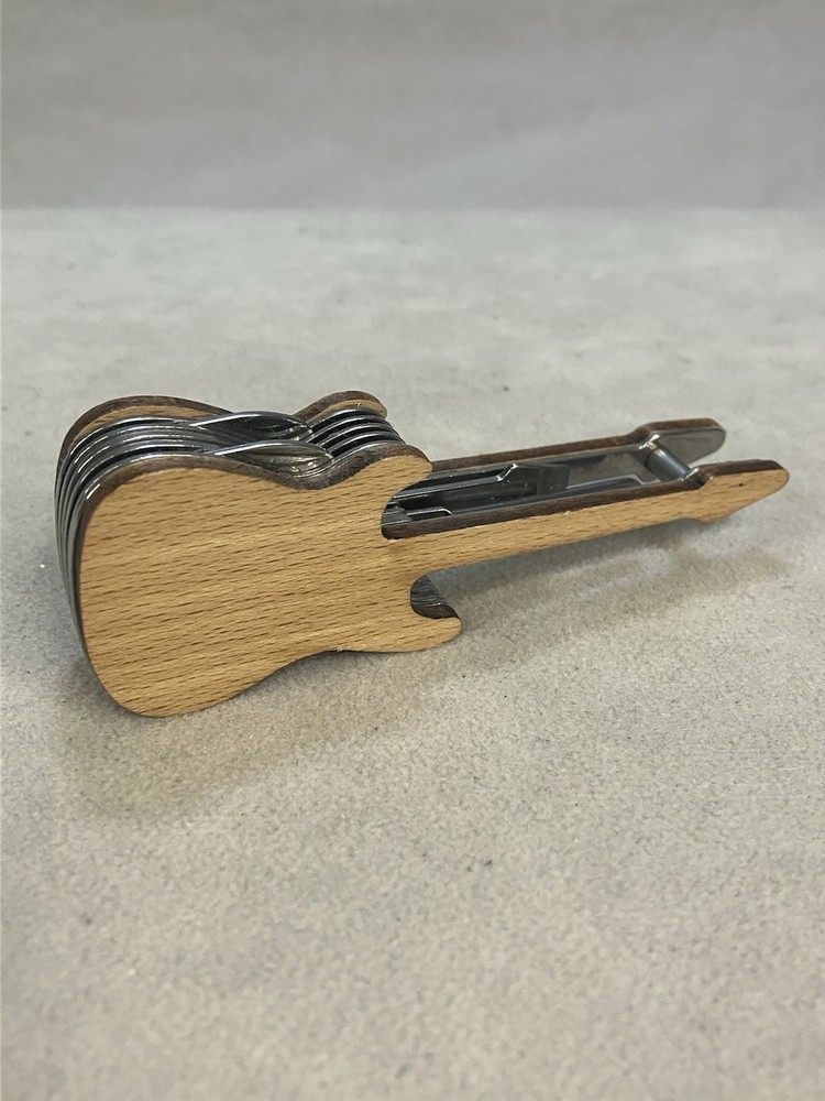 Kikkerland Guitar Multitool