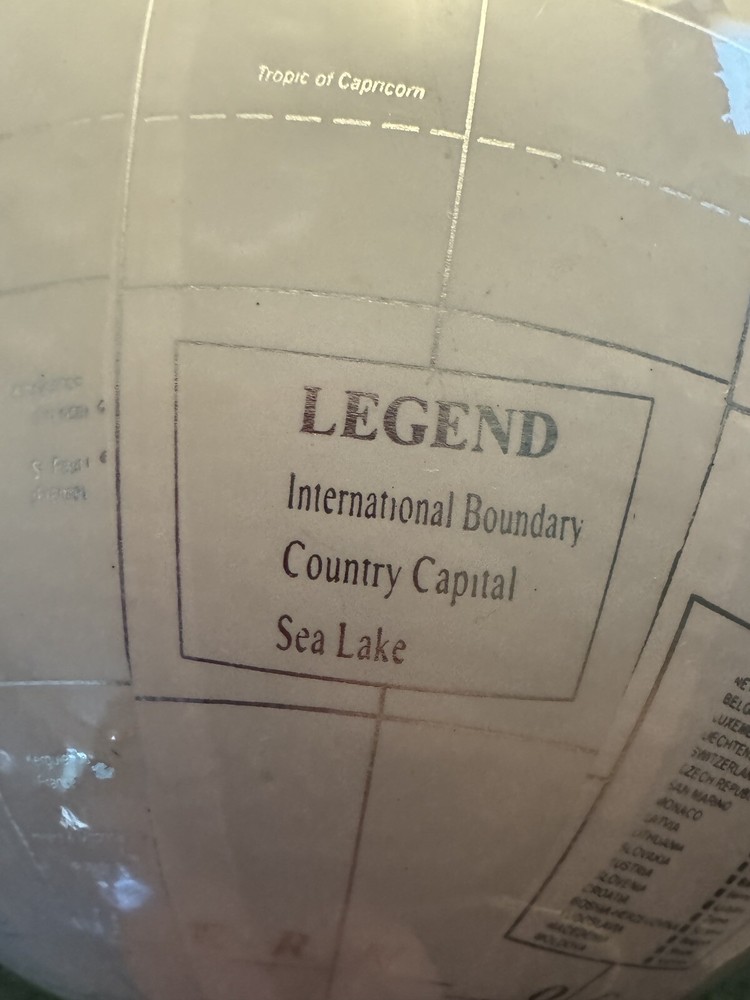 Legend International Boundary White World Globe