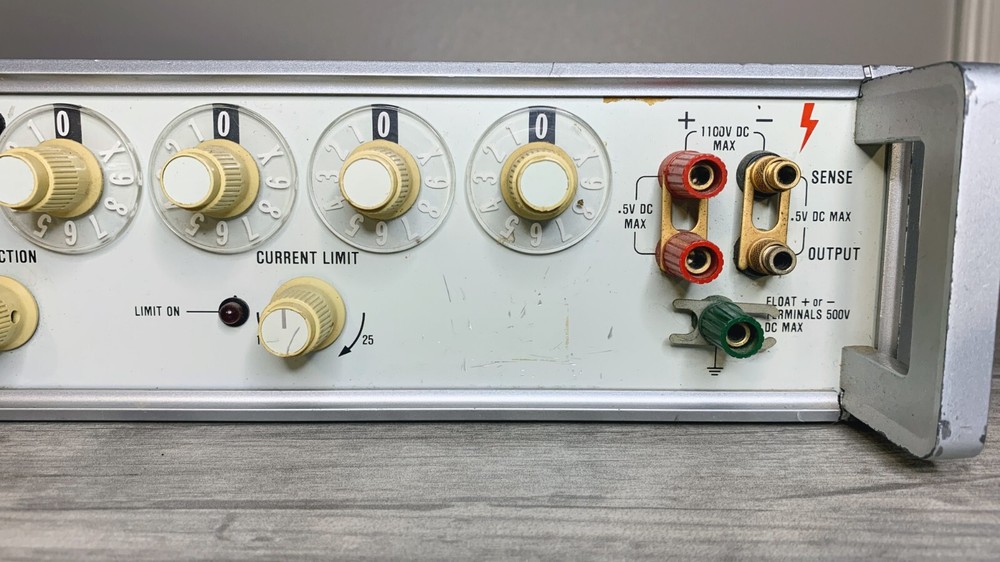 Fluke 343A DC Voltage Calibrator