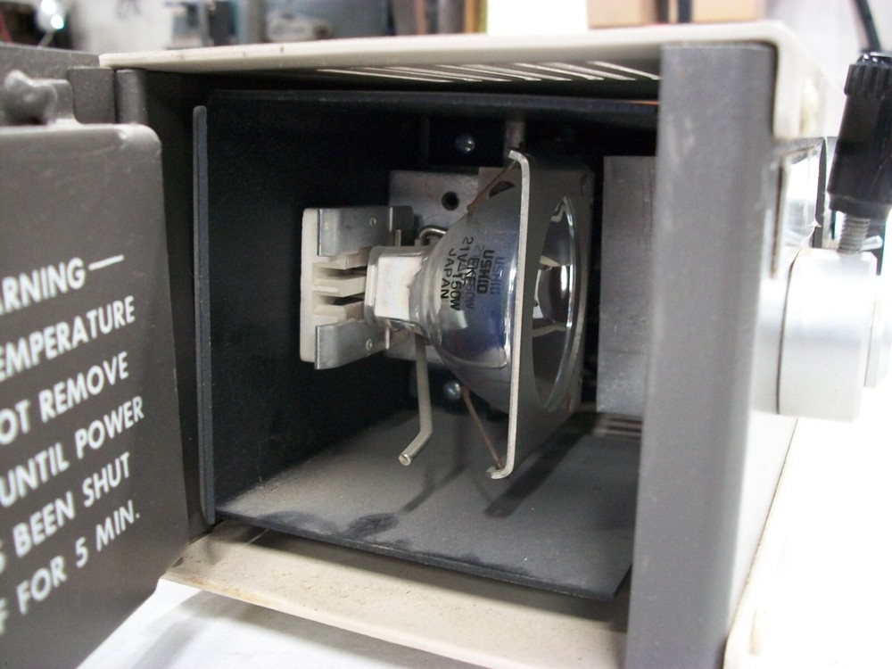 FIBER OPTIC LIGHT SOURCE