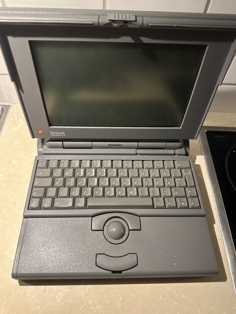 Apple Macintosh PowerBook 170 + Apple QuickTake 150 – Complete