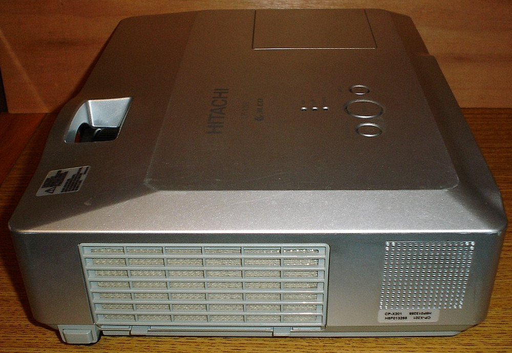Hitachi Portable 3LCD LCD Projector Model CP-X201 CPX201
