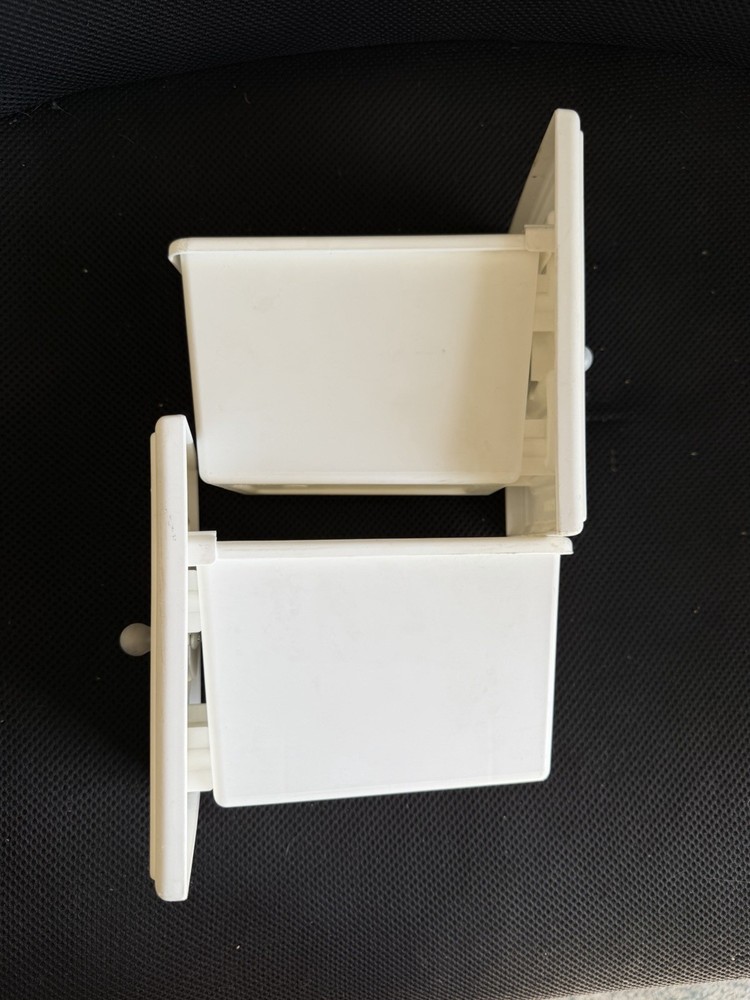 Pair of Step 2 Lifestyle Kitchen White Replacement Drawers w knobs.