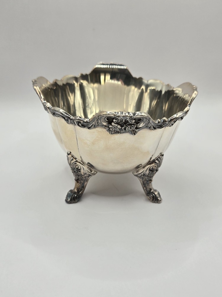 Wallace 1200 sterling silver plate. 5pc. comlplete tea service, nice condition!