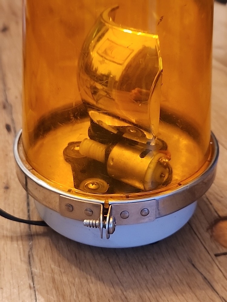 Star Warning Systems Model 200 RHM Rotating Beacon Light (Amber) MAGNETIC BASE