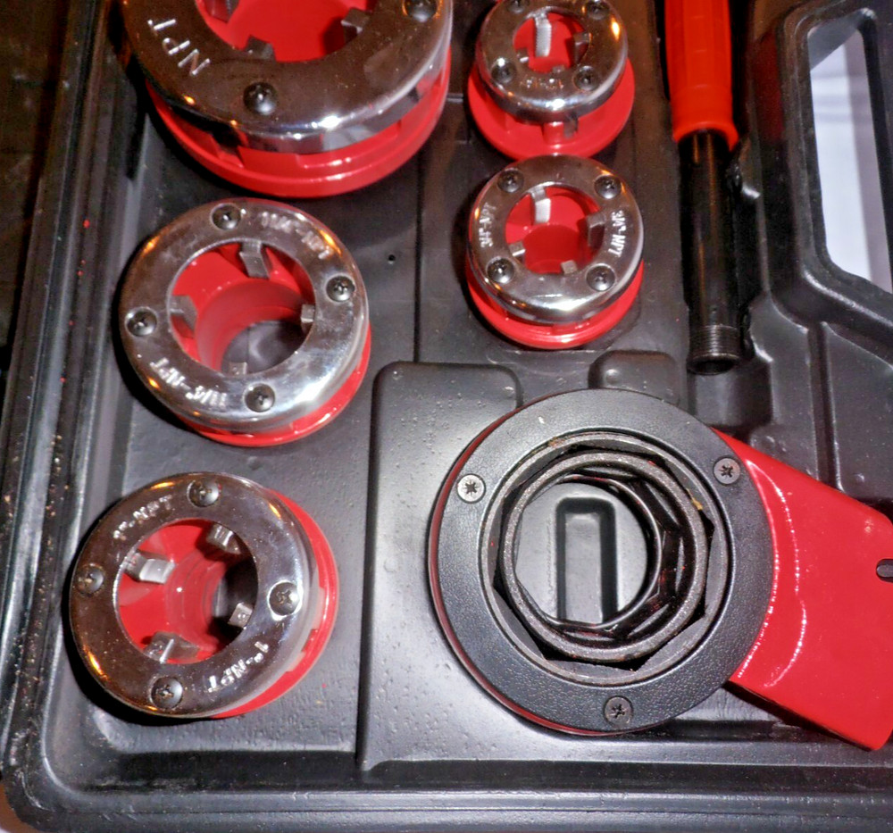 Central Machinery 10PC Ratcheting Pipe Threader 3/8" to 2"