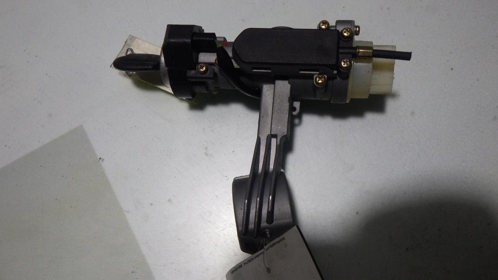 06 KIA SPECTRA Ignition W/Key