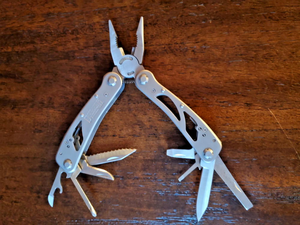Duluth Trading Co 2CR Stainless Multi Tool Folding with case