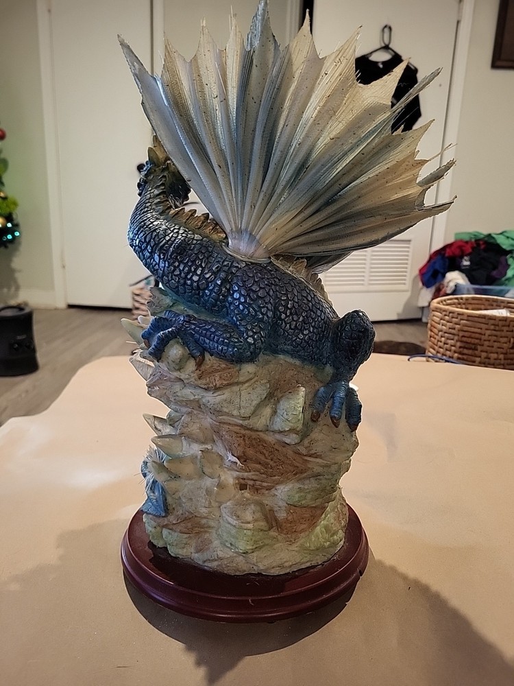 Chambord Collection Dragon Statue