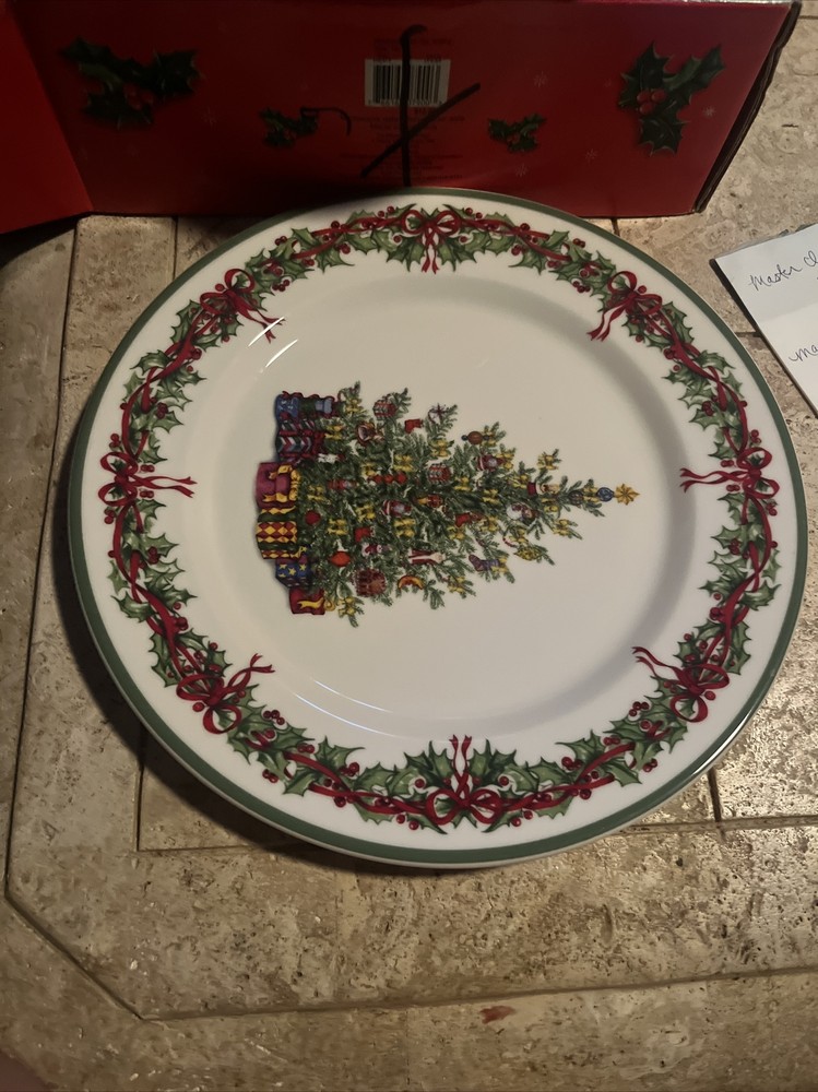 Christopher Radko holiday celebrations dinnerware 7 Piece set earthenware
