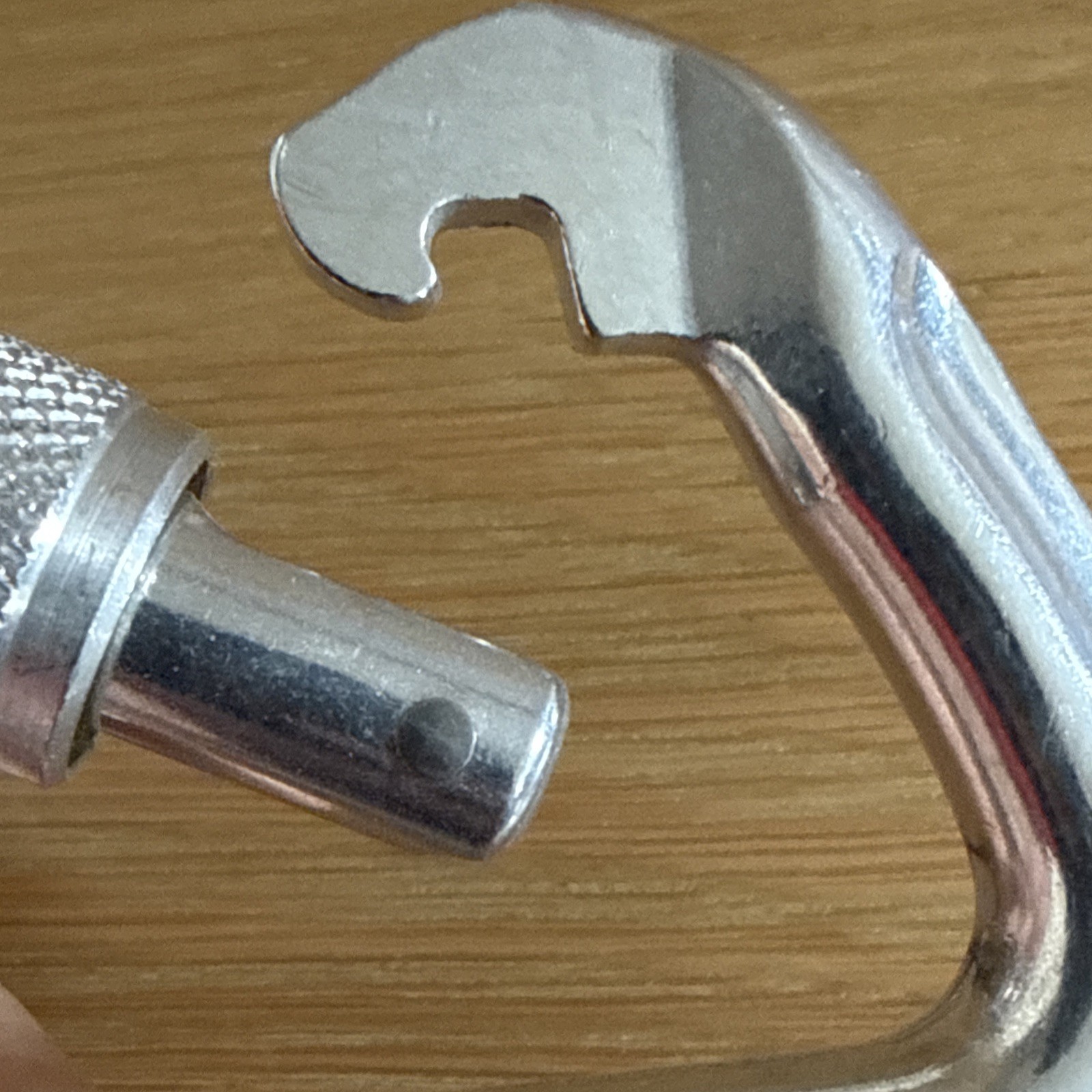 Omega USA D Carabiner Screw-Lock Aluminum kN 31/9/9 CE0082 – Climbing Clip