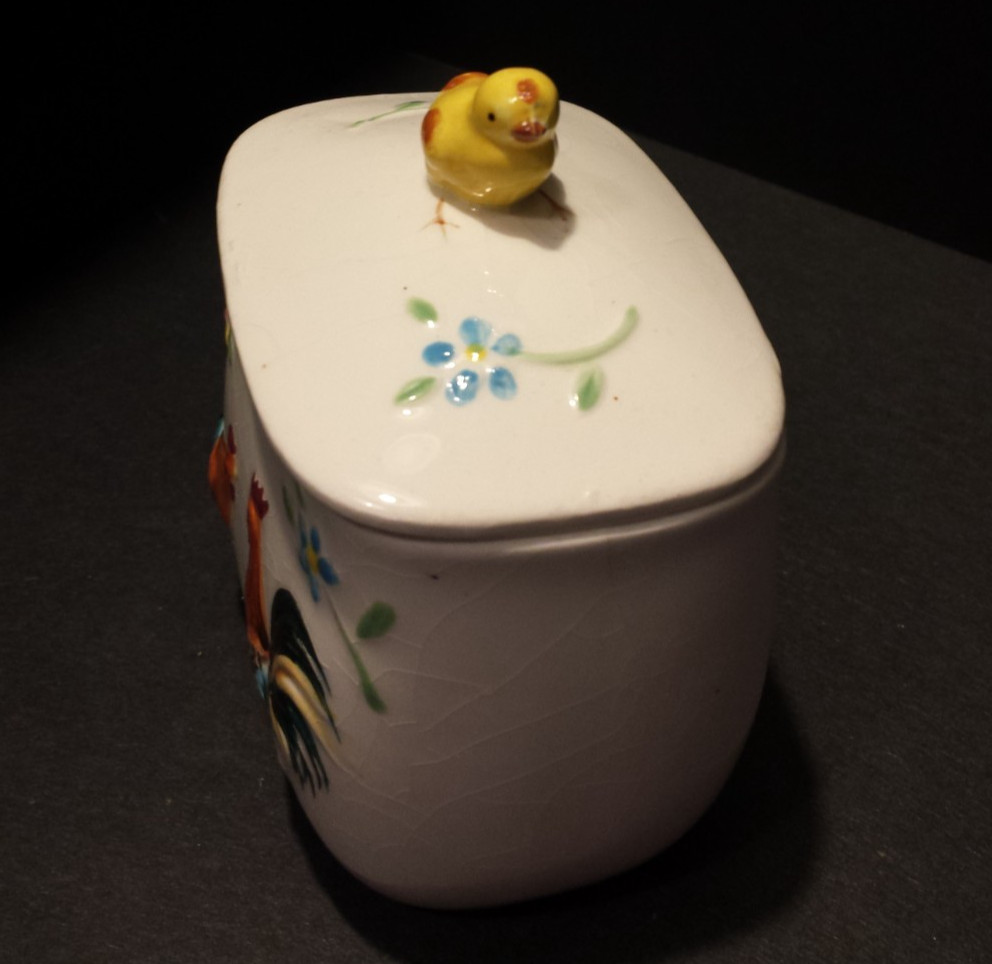Vintage Enesco E-2252 Rooster & Chick Covered Dish