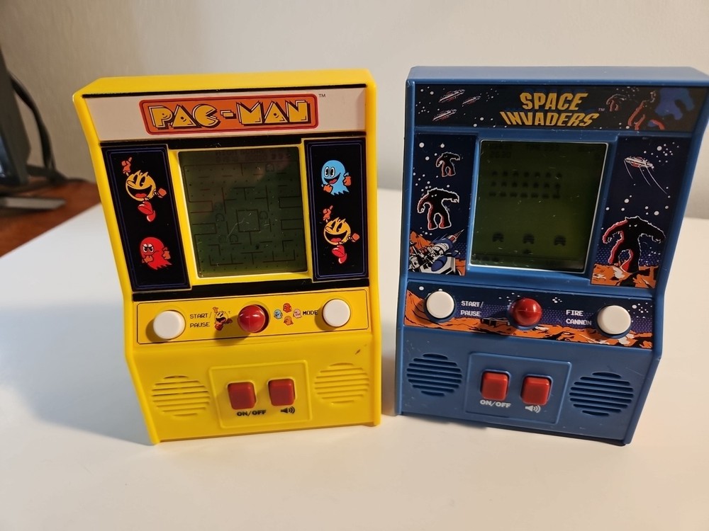 Pac-Man and Space Invaders Handheld Retro Mini Arcade Machines Tested BUNDLE
