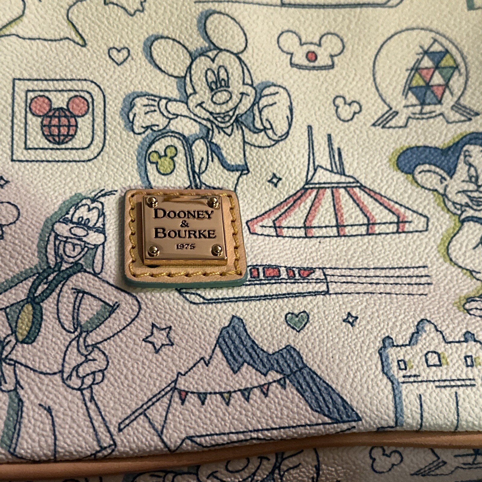 New Disney World Park WDW Dooney & Bourke 2017 Marathon LEXI Crossbody Purse Bag