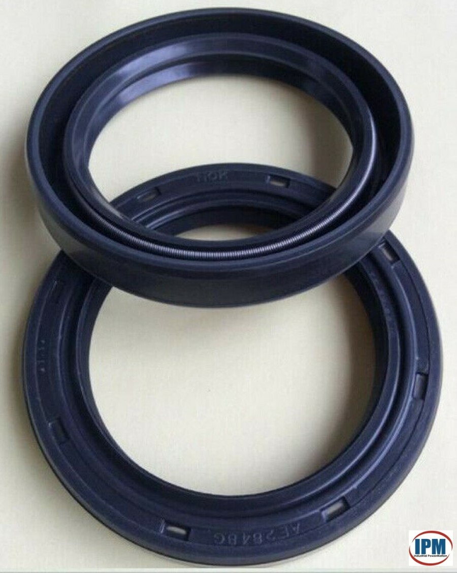 FACTORY NEW! TC 30x47x7mm Metric Oil Seal, Buna-N Double Lip, Spring Loaded