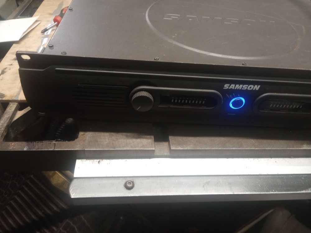 Sampson Servo 300 Audio Amplifier Powers Up