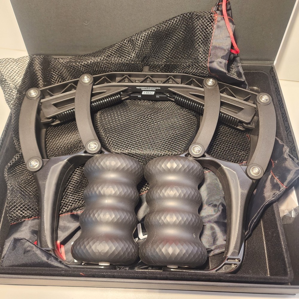 R8 Plus Deep Tissue Massager - Carbon Black